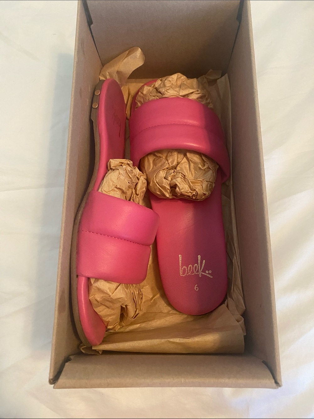 SZ 6 beek Pink Padded Band Slide Sandals